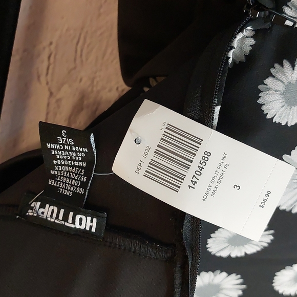 Hot Topic Pushing up the Daisies Split Front Sheer Maxi Skirt NWT 3X - Picture 8 of 8